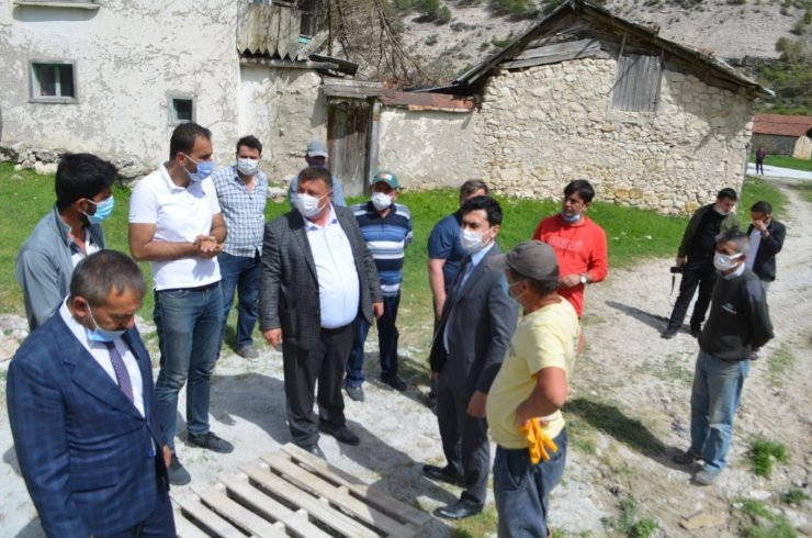Kaymakam Başoğlu ve Başkan Alp alt yapı çalışmaları yerinde inceledi