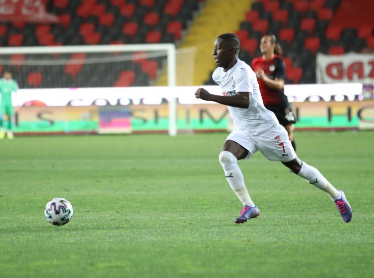 Sivasspor, Gradel ile masaya oturacak!