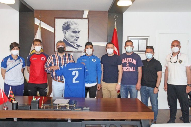 Eskişehirspor’un fidan kampanyasına destekler devam ediyor