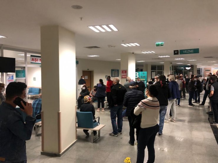 İftar sonrası aşı yoğunluğu