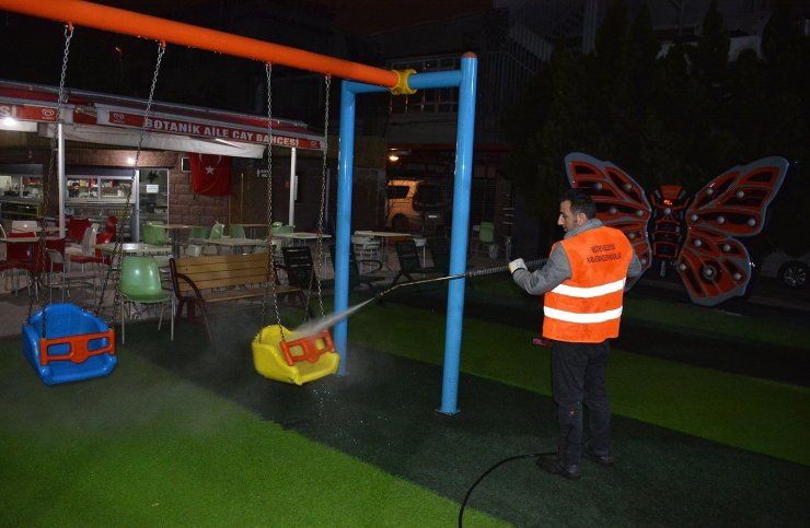 Keçiören’deki parklarda bayram sonrasına hazırlık