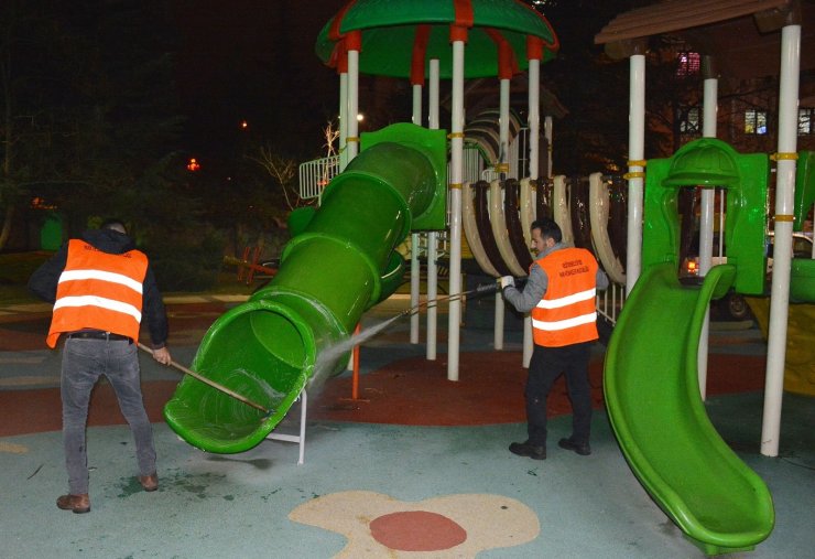 Keçiören’deki parklarda bayram sonrasına hazırlık
