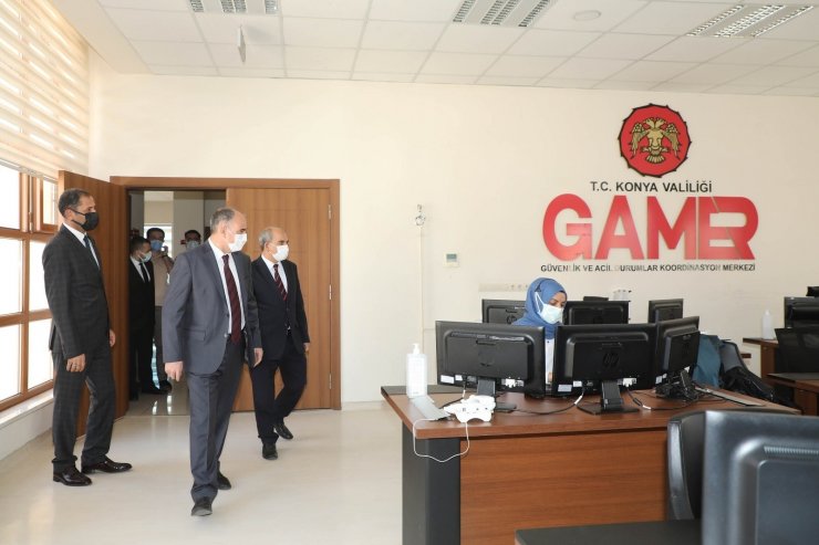 Vali Özkan, 112 Acil Çağrı Merkezi Müdürlüğü’nde incelemelerde bulundu