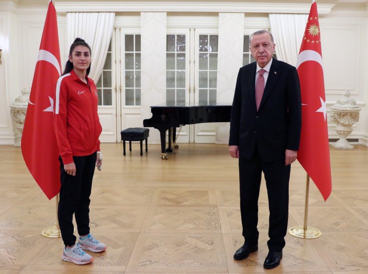 Cumhurbaşkanı Erdoğan, sporcularla iftar yaptı