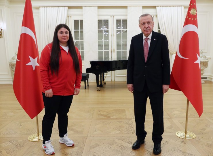 Cumhurbaşkanı Erdoğan, sporcularla iftar yaptı