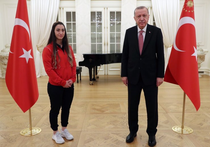 Cumhurbaşkanı Erdoğan, sporcularla iftar yaptı