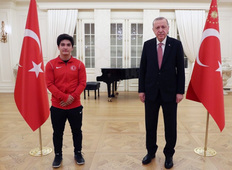 Cumhurbaşkanı Erdoğan, sporcularla iftar yaptı