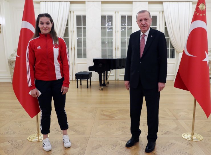 Cumhurbaşkanı Erdoğan, sporcularla iftar yaptı