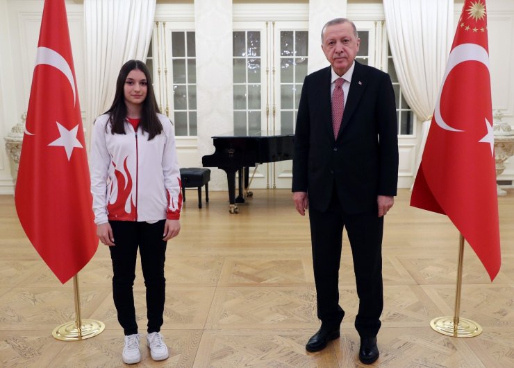 Cumhurbaşkanı Erdoğan, sporcularla iftar yaptı