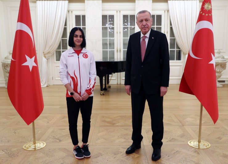 Cumhurbaşkanı Erdoğan, sporcularla iftar yaptı