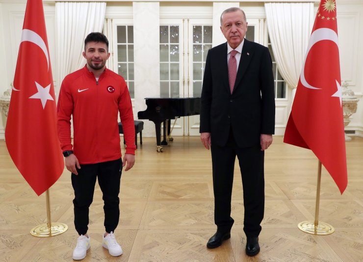 Cumhurbaşkanı Erdoğan, sporcularla iftar yaptı