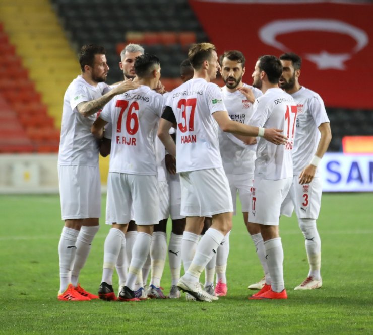 Sivasspor’da 4 futbolcu ceza sınırında!
