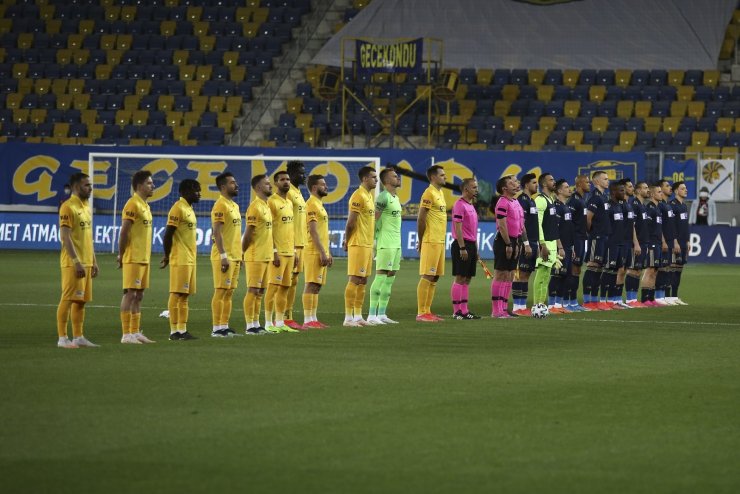 Süper Lig: MKE Ankaragücü: 1 - Fenerbahçe: 0 (Maç devam ediyor)
