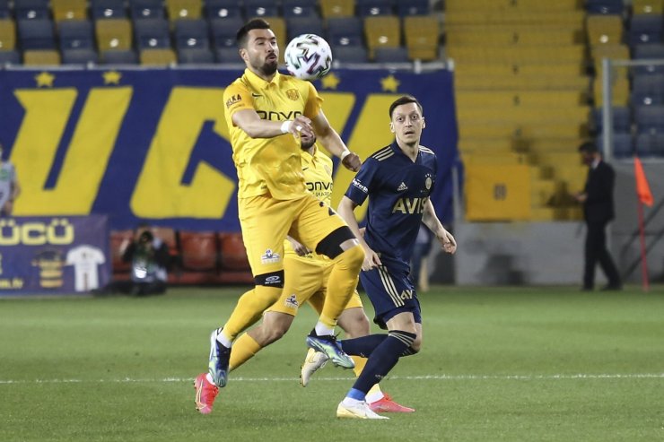 Süper Lig: MKE Ankaragücü: 1 - Fenerbahçe: 0 (Maç devam ediyor)