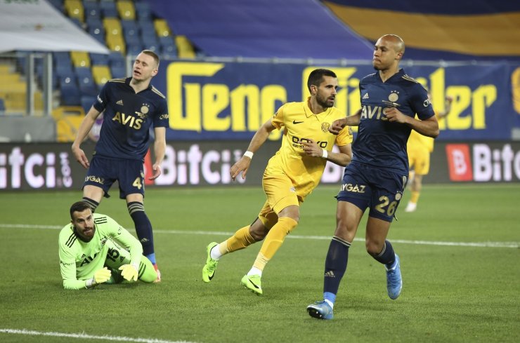 Süper Lig: MKE Ankaragücü: 1 - Fenerbahçe: 0 (Maç devam ediyor)