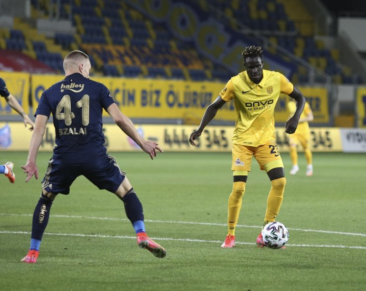 Süper Lig: MKE Ankaragücü: 1 - Fenerbahçe: 0 (Maç devam ediyor)