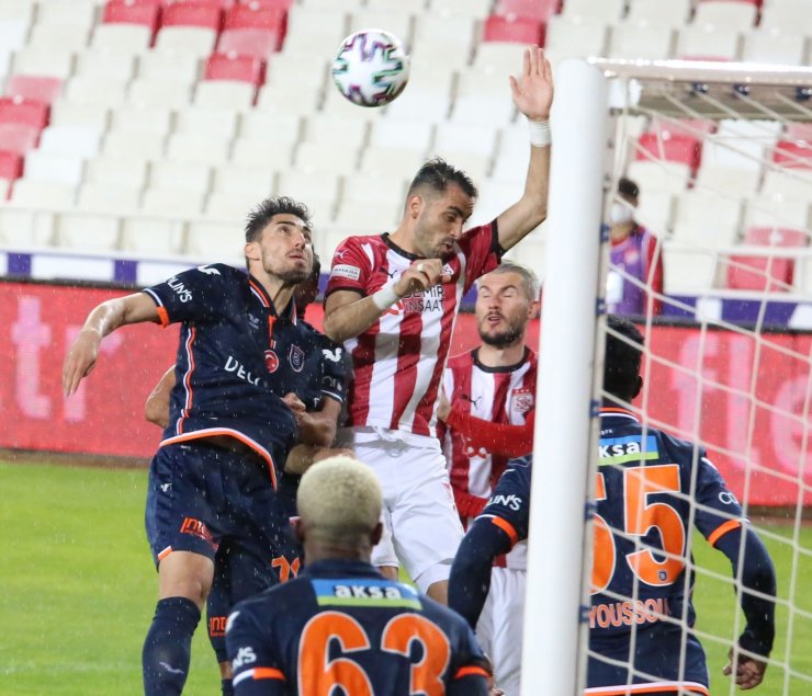 Süper Lig: DG Sivasspor: 0 - Medipol Başakşehir : 0 (Maç sonucu)