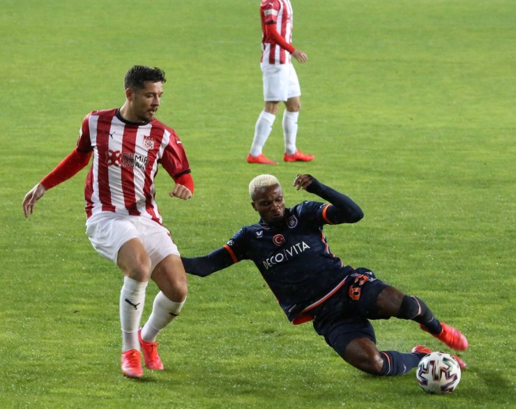 Süper Lig: DG Sivasspor: 0 - Medipol Başakşehir : 0 (Maç sonucu)