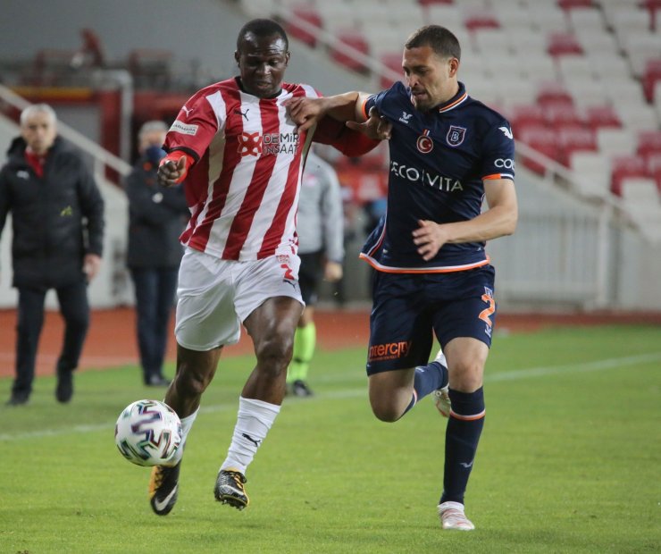 Süper Lig: DG Sivasspor: 0 - Medipol Başakşehir : 0 (Maç sonucu)