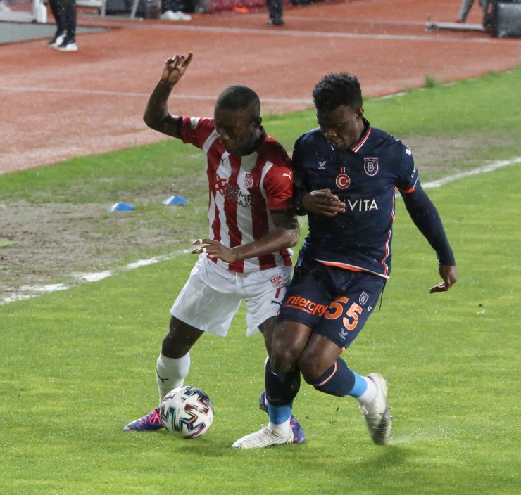 Süper Lig: DG Sivasspor: 0 - Medipol Başakşehir : 0 (Maç sonucu)