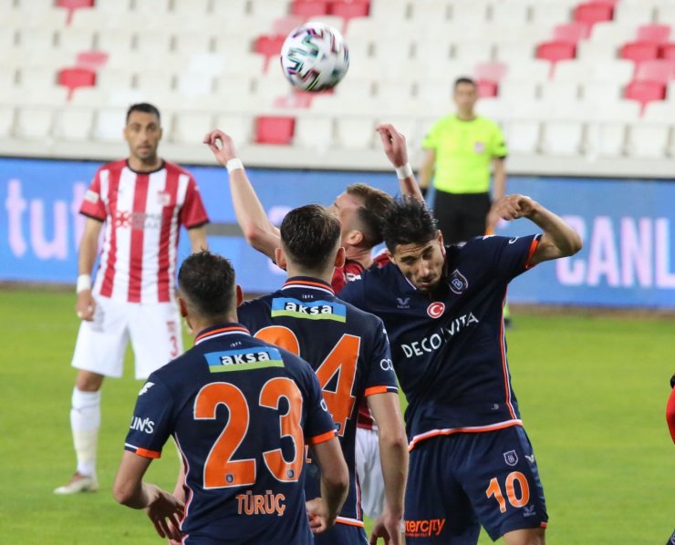 Süper Lig: DG Sivasspor: 0 - Medipol Başakşehir : 0 (Maç sonucu)