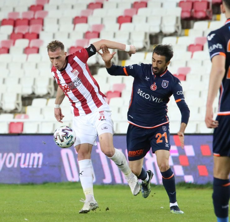 Süper Lig: DG Sivasspor: 0 - Medipol Başakşehir : 0 (Maç sonucu)