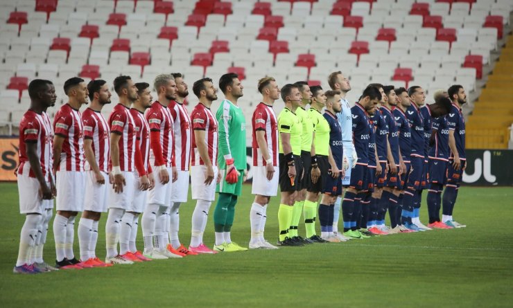 Süper Lig: Sivasspor: 0 - Medipol Başakşehir: 0 (Maç devam ediyor)