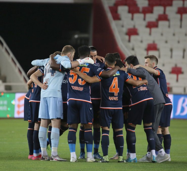 Süper Lig: Sivasspor: 0 - Medipol Başakşehir: 0 (Maç devam ediyor)