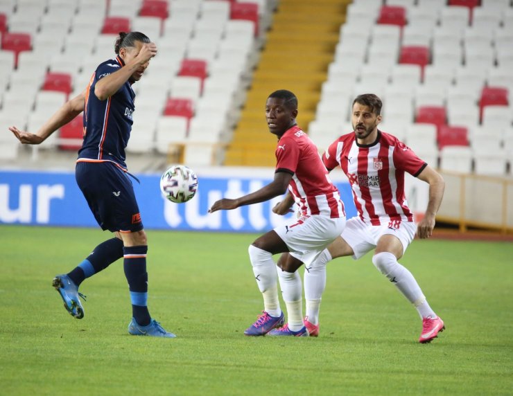 Süper Lig: Sivasspor: 0 - Medipol Başakşehir: 0 (Maç devam ediyor)
