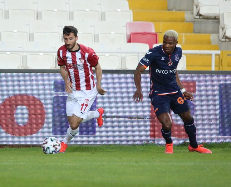 Süper Lig: Sivasspor: 0 - Medipol Başakşehir: 0 (Maç devam ediyor)