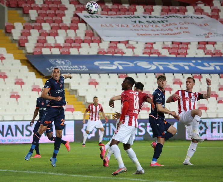 Süper Lig: Sivasspor: 0 - Medipol Başakşehir: 0 (Maç devam ediyor)