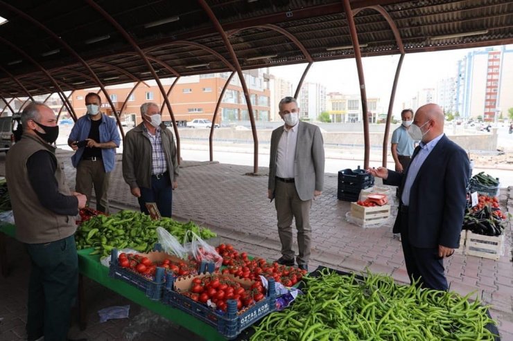 Başkan Çolakbayrakdar Kocasinan’ın 10 farklı noktasında pazar yerini denetledi