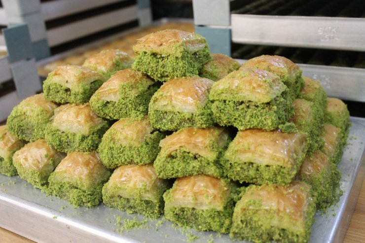 Meşhur baklava ustasından ucuz tatlı uyarısı