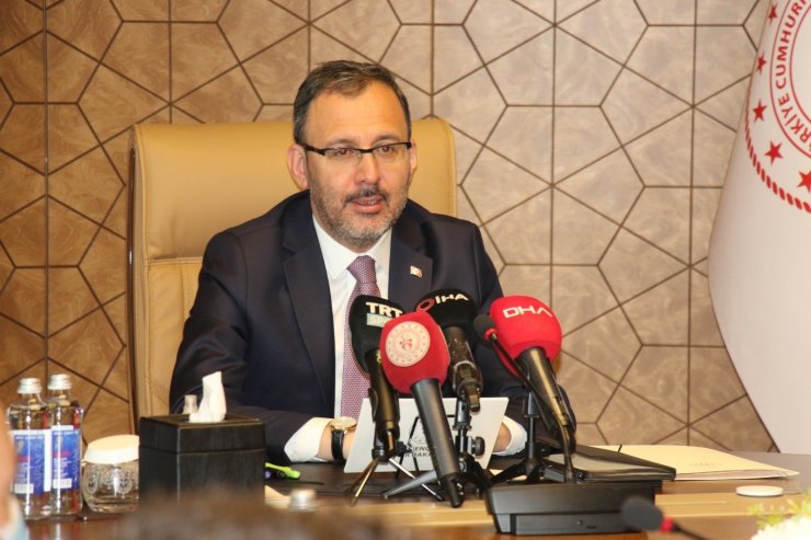 Bakan Kasapoğlu: "Engelli vatandaşlarımızın pek çok başarının altında imzasının olduğunu görüyoruz"