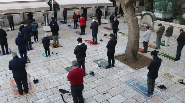 825 yıllık Ulu Camii’nde bayram namazı