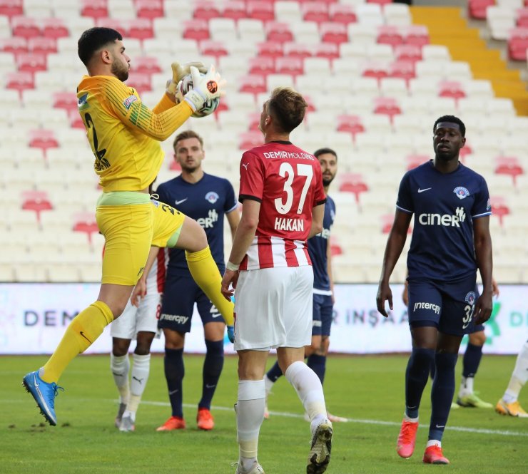 Süper Lig: D.G. Sivasspor: 2 - Kasımpaşa: 1 (Maç sonucu)