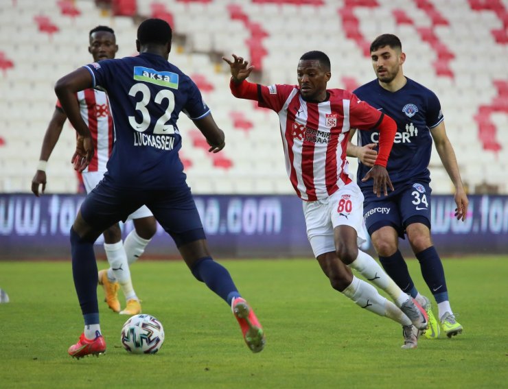 Süper Lig: D.G. Sivasspor: 2 - Kasımpaşa: 1 (Maç sonucu)