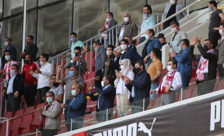 Süper Lig: D.G. Sivasspor: 2 - Kasımpaşa: 1 (Maç sonucu)