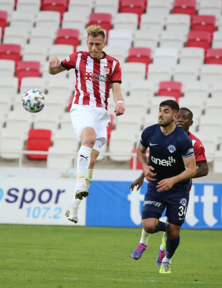 Süper Lig: D.G. Sivasspor: 2 - Kasımpaşa: 1 (Maç sonucu)