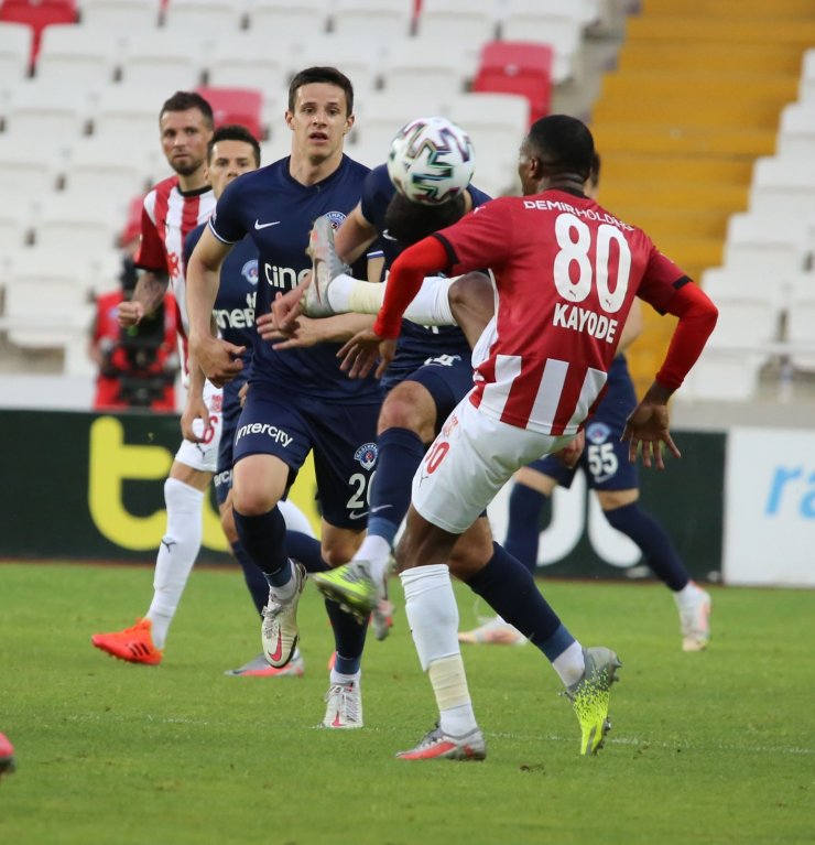 Süper Lig: D.G. Sivasspor: 2 - Kasımpaşa: 1 (Maç sonucu)