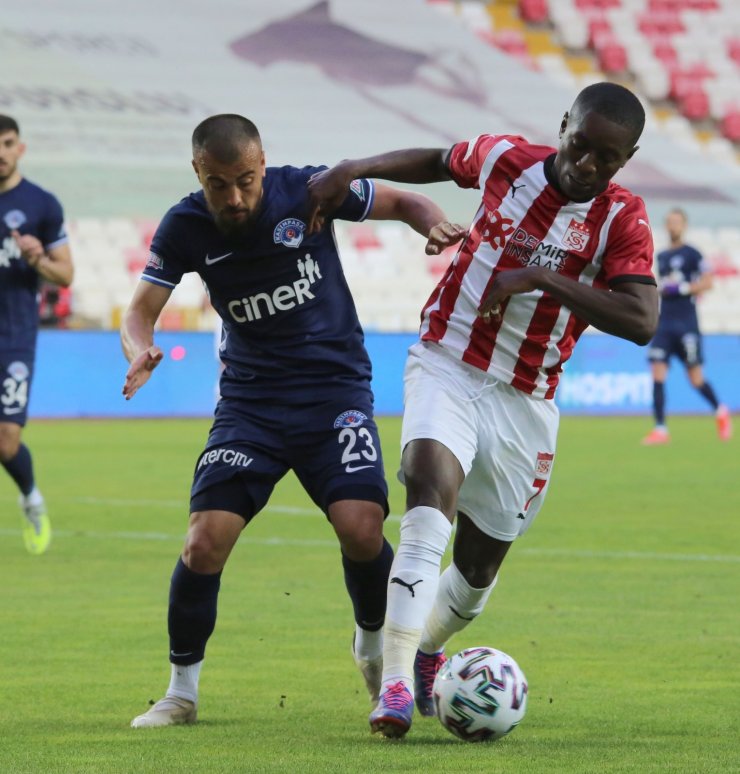 Süper Lig: D.G. Sivasspor: 2 - Kasımpaşa: 1 (Maç sonucu)