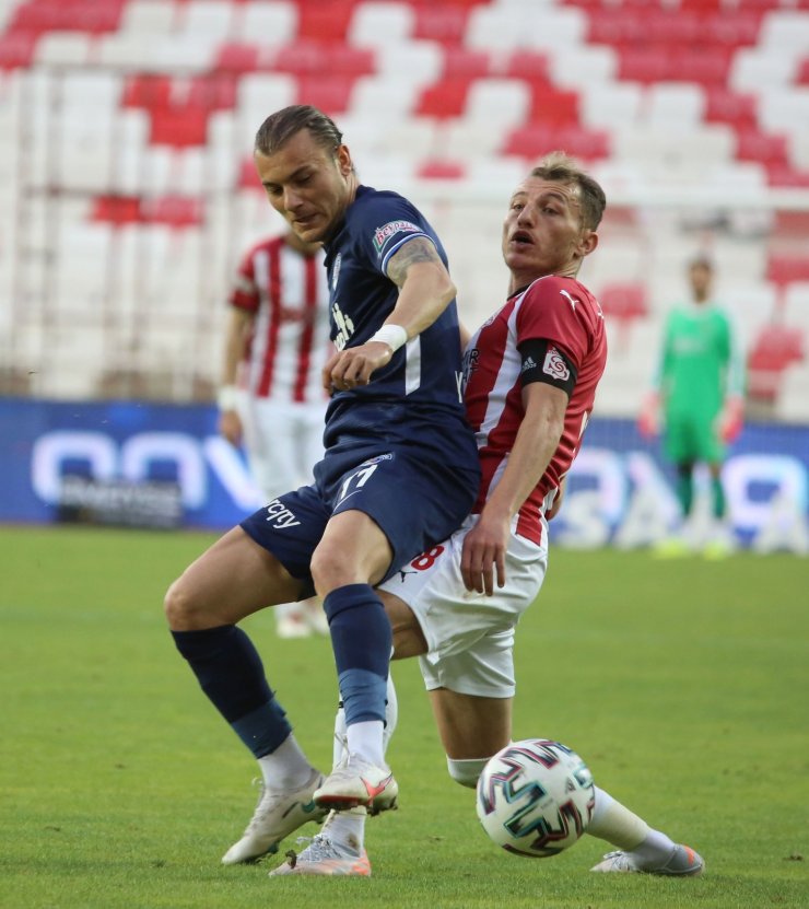 Süper Lig: D.G. Sivasspor: 2 - Kasımpaşa: 1 (Maç sonucu)