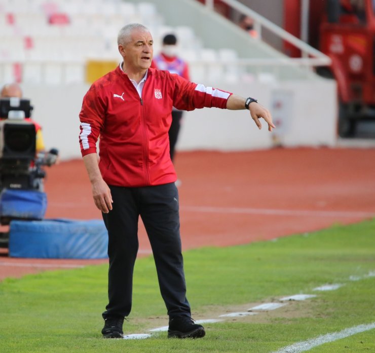 Süper Lig: D.G. Sivasspor: 1 - Kasımpaşa: 0 (İlk yarı)