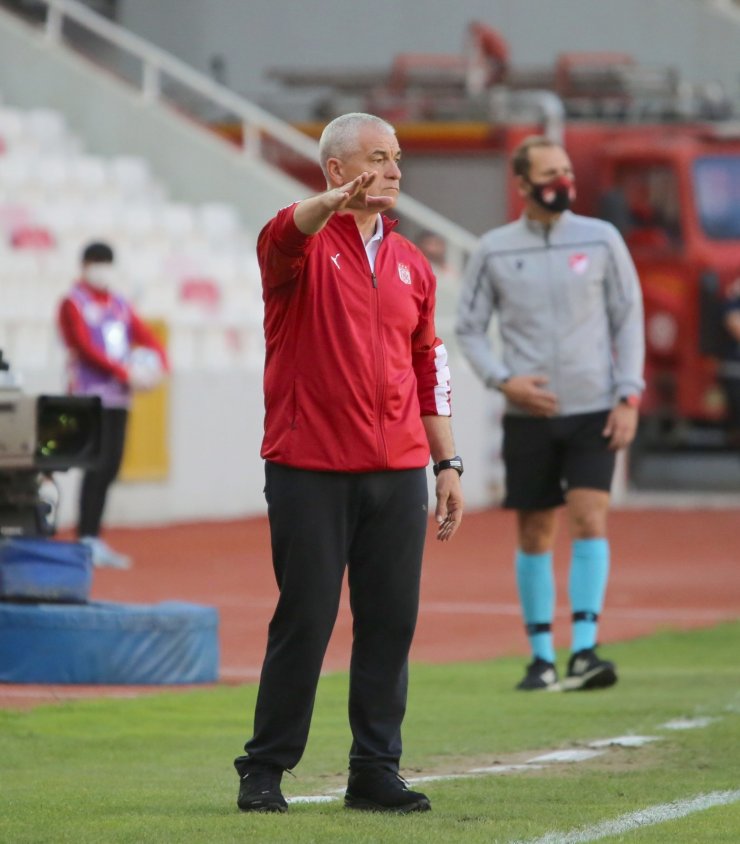 Süper Lig: D.G. Sivasspor: 1 - Kasımpaşa: 0 (İlk yarı)