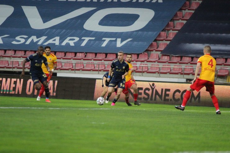 Süper Lig: Kayserispor: 1 - Fenerbahçe: 0 (Maç devam ediyor)