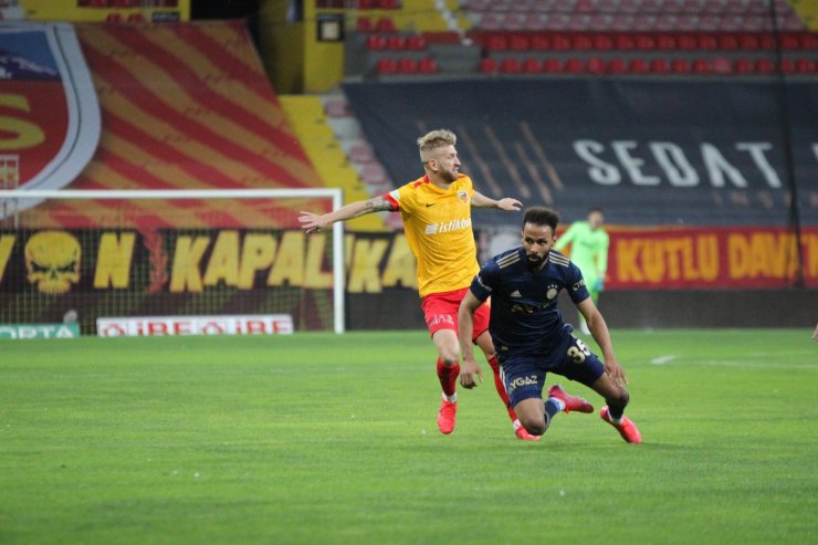 Süper Lig: Kayserispor: 1 - Fenerbahçe: 0 (Maç devam ediyor)