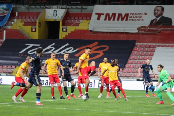 Süper Lig: Kayserispor: 1 - Fenerbahçe: 0 (Maç devam ediyor)