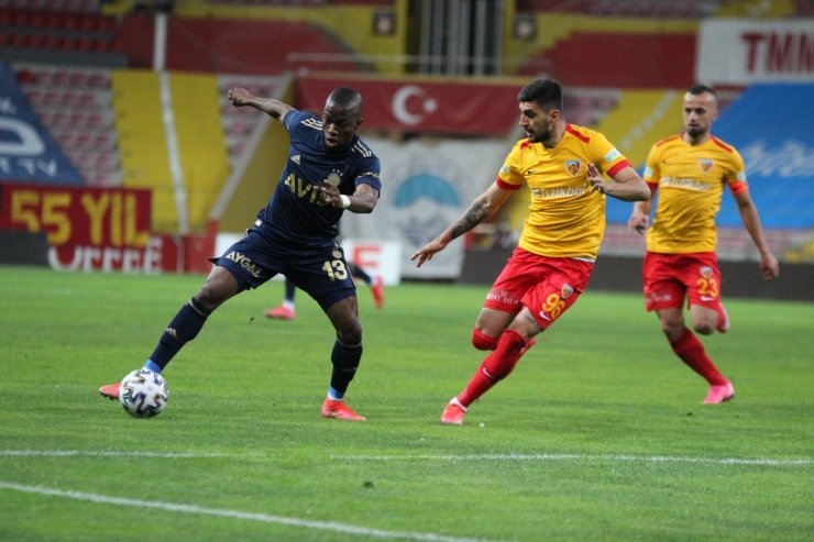 Süper Lig: Kayserispor: 1 - Fenerbahçe: 0 (Maç devam ediyor)