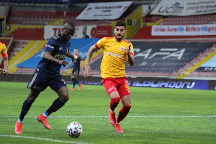 Süper Lig: Kayserispor: 1 - Fenerbahçe: 0 (Maç devam ediyor)