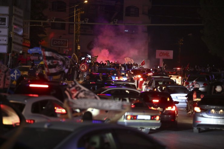 Ankara’da Beşiktaş taraftarının şampiyonluk sevinci